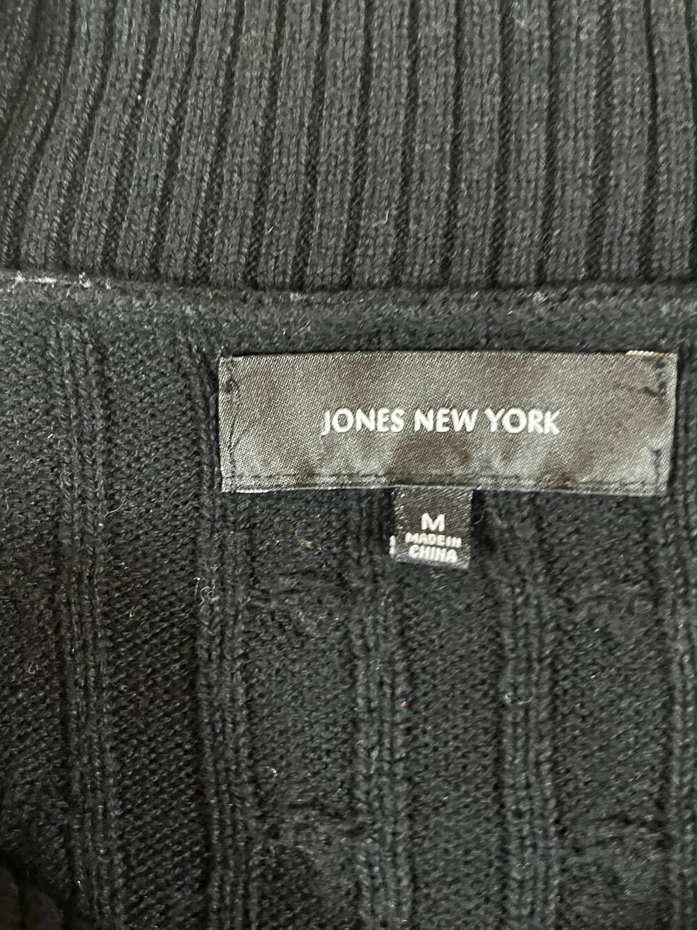Jones New York sweater - excellent condition - size medium